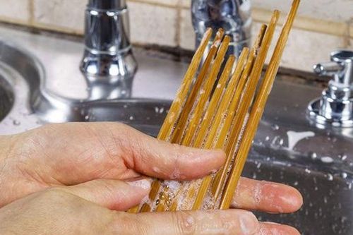 Một thói quen khi rửa đũa cực nguy hiểm, dễ khiến cả nhà ung thư mà ai cũng mắc