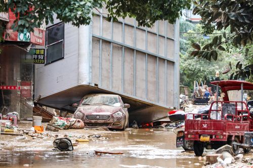 Trung Quốc ứng phó lũ khẩn cấp: 40.000 người sơ tán, 13 sông vượt mức báo động