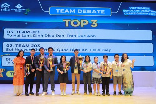 Quán quân giải đấu tranh biện tiếng Anh toàn quốc 2025