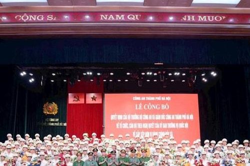 Hà Nội công bố cán bộ tại Công an 126 xã, phường mới