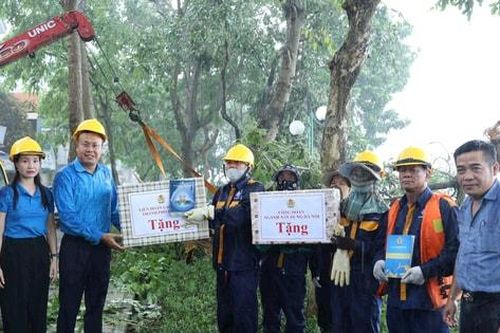 Công đoàn Hà Nội tiếp nhận 151 Công đoàn cơ sở
