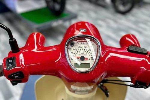 Xe số 110cc Honda Super Cub đẹp cổ điển có ABS, xịn hơn Future về Việt Nam có giá ra sao khiến dân tình xôn xao?