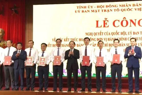Hà Tĩnh kiện toàn nhân sự cốt cán cho chính quyền địa phương 2 cấp