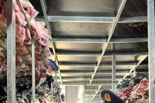 Khởi tố chủ kho hàng kinh doanh hơn 35.000 bộ quần áo giả mạo nhãn hiệu nổi tiếng