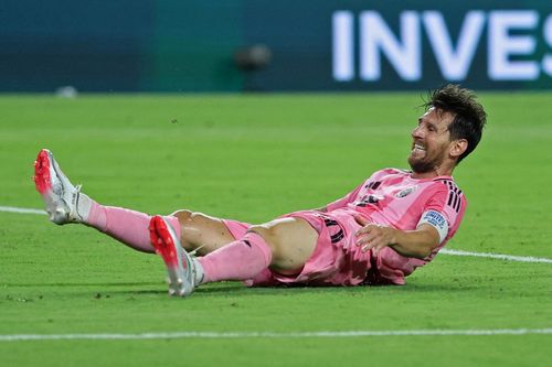 Messi cùng đồng đội bị PSG vùi dập