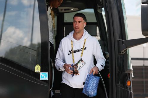 Juventus rối ren vì Vlahovic