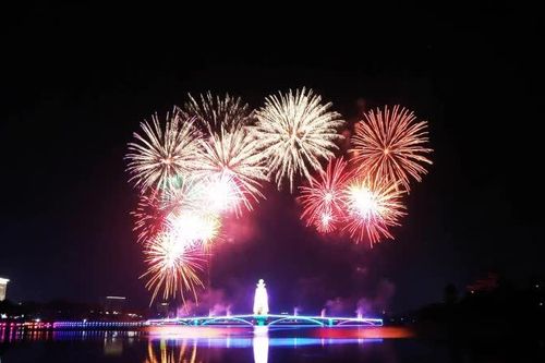 Nhiều địa phương bắn pháo hoa chào mừng thành lập đơn vị hành chính cấp tỉnh mới