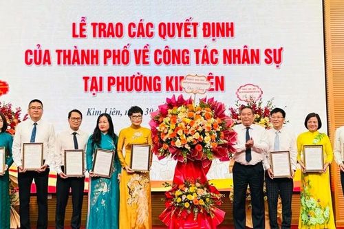 Công bố các Quyết định về tổ chức bộ máy phường Kim Liên
