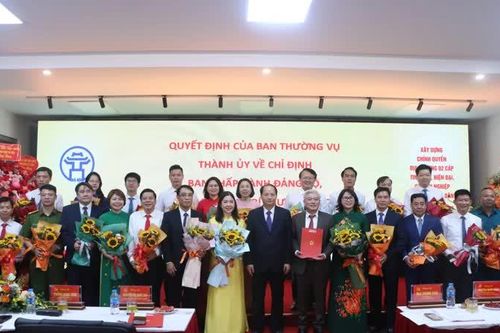 Phường Đại Mỗ: Công bố quyết định công tác cán bộ, tập trung triển khai ba hướng trọng tâm