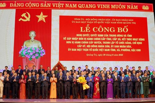 Lễ công bố các nghị quyết, quyết định của tỉnh Quảng Trị (mới)