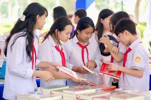 Gần 15.000 bài dự thi, lan tỏa tình yêu sách khắp xứ Thanh