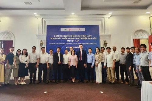 Quản trị nguồn nhân lực chiến lược trong phát triển ngành công nghiệp bán dẫn tại Việt Nam