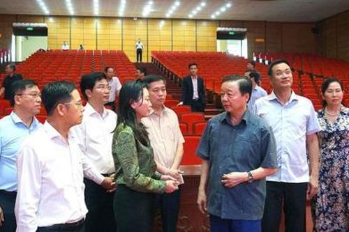 Phó Thủ tướng Trần Hồng Hà kiểm tra công tác chuẩn bị lễ công bố sáp nhập đơn vị hành chính tỉnh Quảng Trị (mới)