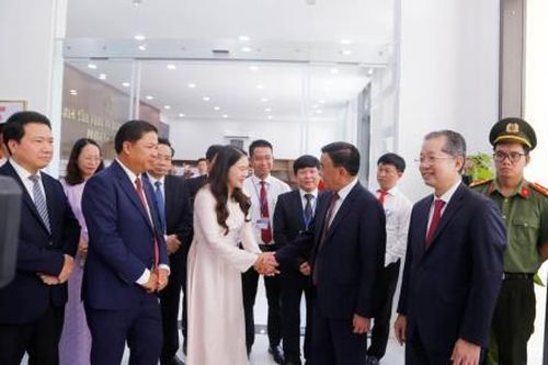 Thường trực Ban Bí thư Trần Cẩm Tú kiểm tra vận hành phường mới của Đà Nẵng