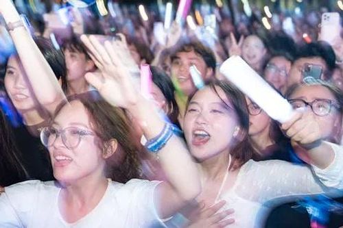 Gần 15.000 khán giả tham dự lễ hội âm nhạc Colorstorm 2025 tại Đại học Phenikaa