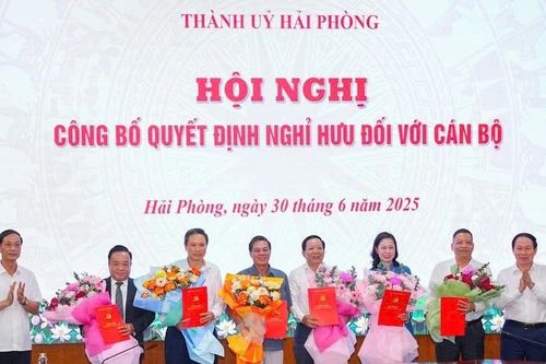 Chủ tịch TP Hải Phòng Nguyễn Văn Tùng nghỉ hưu trước tuổi