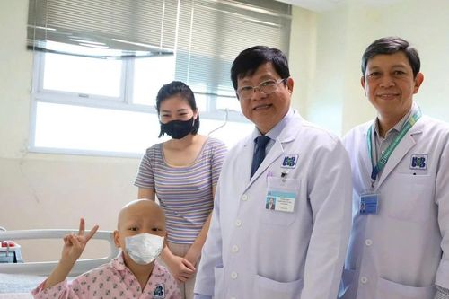 Thêm hy vọng cho bệnh nhi ung thư hiếm gặp nhờ kỹ thuật xạ trị áp sát