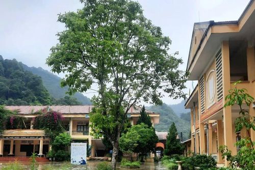 Từ mái trường cũ kỹ, lời ước mong của học trò vùng biên vọng xa