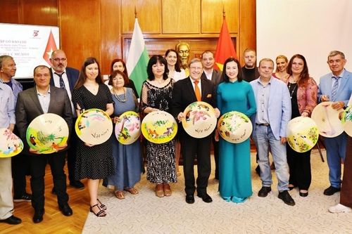 Đại sứ quán Việt Nam tại Bulgaria gặp gỡ báo chí nhân dịp kỷ niệm 75 năm thiết lập quan hệ ngoại giao