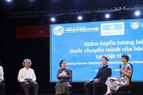 Xây dựng cầu nối giữa bảo tàng và giám tuyển độc lập