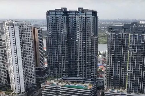 Giá nhà tại Hà Nội và TP HCM tiếp tục leo thang: 'Hoa cho người giàu, lệ cho người nghèo'