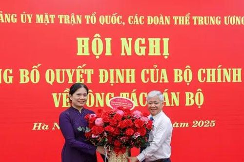 Triển khai quyết định của Bộ Chính trị về công tác cán bộ