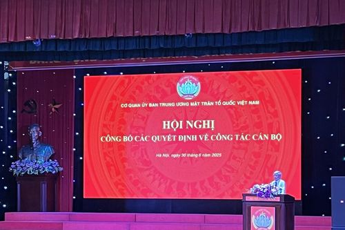 Cơ quan Ủy ban Trung ương MTTQ có 141 lãnh đạo, 305 công chức, viên chức