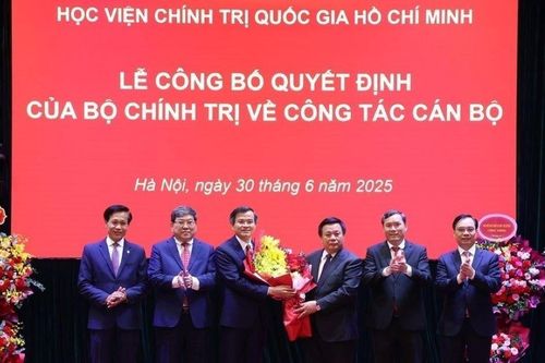 Ông Đoàn Minh Huấn giữ chức Phó Giám đốc Học viện Chính trị Quốc gia Hồ Chí Minh
