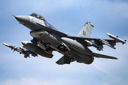 Ukraine mất thêm một chiếc F-16 trong cuộc không kích lớn của Nga