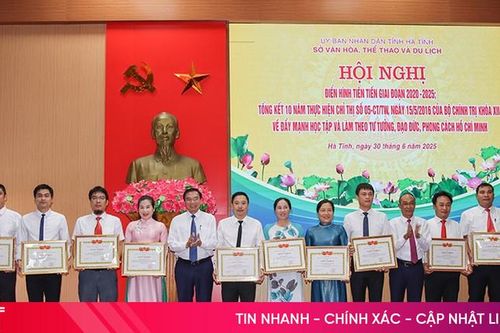 Sở VH-TT&DL vinh danh tập thể, cá nhân điển hình trong thực hiện phong trào thi đua và làm theo gương Bác