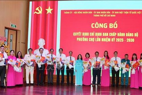 Công bố chính quyền địa phương 2 cấp: Bước chuyển mình lịch sử vì sự phát triển bền vững