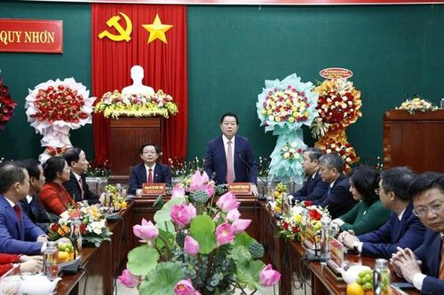 Trưởng Ban Tuyên giáo và Dân vận Trung ương thăm và làm việc với phường Quy Nhơn