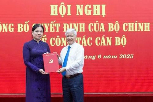 Bà Hà Thị Nga được phân công, điều động tham gia Ban Thường vụ Đảng ủy MTTQ, các đoàn thể Trung ương