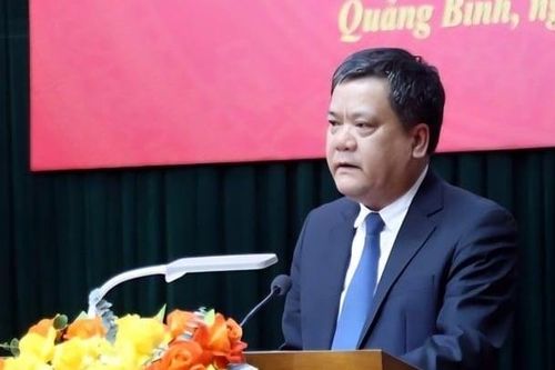 Ông Trần Phong giữ chức Chủ tịch tỉnh Quảng Trị