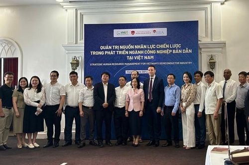 Tháo gỡ điểm nghẽn nhân lực cho ngành công nghiệp bán dẫn Việt Nam