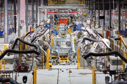 Việt Nam trước hành trình tự chủ trong chuỗi giá trị ngành công nghiệp EV