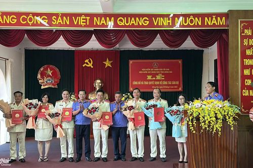 Công bố, trao quyết định bổ nhiệm lãnh đạo 14 viện kiểm sát khu vực tỉnh Đồng Nai mới