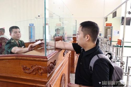 Tăng hơn 118.000 lượt người xuất, nhập cảnh qua cửa khẩu Quốc tế Hữu Nghị