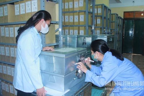 Cơ bản hoàn thành việc tiếp nhận tài liệu từ các huyện, thành phố