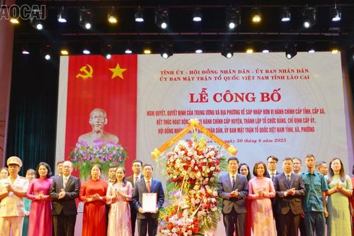 Lễ công bố các nghị quyết, quyết định của Trung ương và địa phương về sáp nhập đơn vị hành chính cấp xã