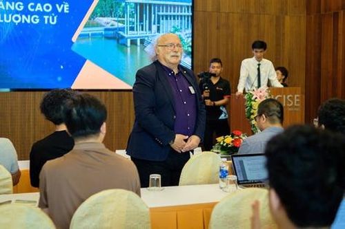 Gần 40 nhà khoa học tụ hội ở Quy Nhơn bàn về vật liệu tương lai