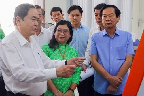Chủ tịch Quốc hội kiểm tra hạ tầng vận hành chính quyền 2 cấp TP Cần Thơ