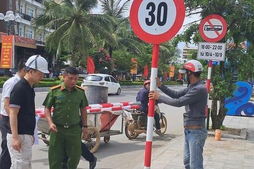 Sầm Sơn cắm biển 30km/h, xe điện hoạt động bình thường từ 1/7
