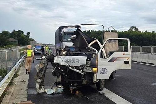 Bản tin TNGT 30/6: Hai xe tải va chạm trên cao tốc Bãi Vọt - Hàm Nghi, một người tử vong