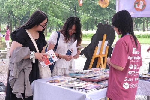 Hành trình khám phá thị trấn Bohemian trong lòng núi lửa cùng The Hidden Book 2025