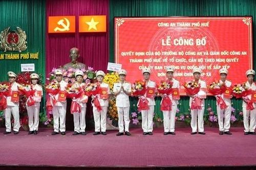 Công bố Quyết định của Bộ trưởng Bộ Công an về thành lập 40 Công an xã, phường của TP Huế