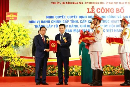Công bố các nghị quyết, quyết định thành lập Đảng bộ tỉnh và nhân sự lãnh đạo tỉnh Đồng Nai mới