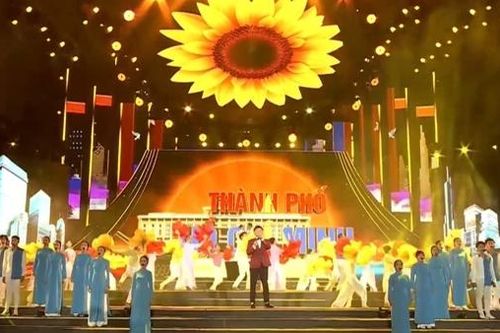 Ấn tượng chương trình nghệ thuật 'TP Hồ Chí Minh - Rạng rỡ kỷ nguyên mới'