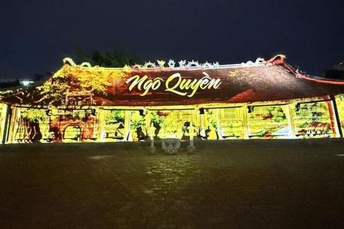 Du khách ấn tượng với tour du lịch đêm đầu tiên mang tên 'Dấu thiêng Hàng Kênh'