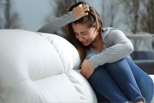 Tôi sụp đổ khi phát hiện bạn trai dùng AI tán một lúc 7 cô gái